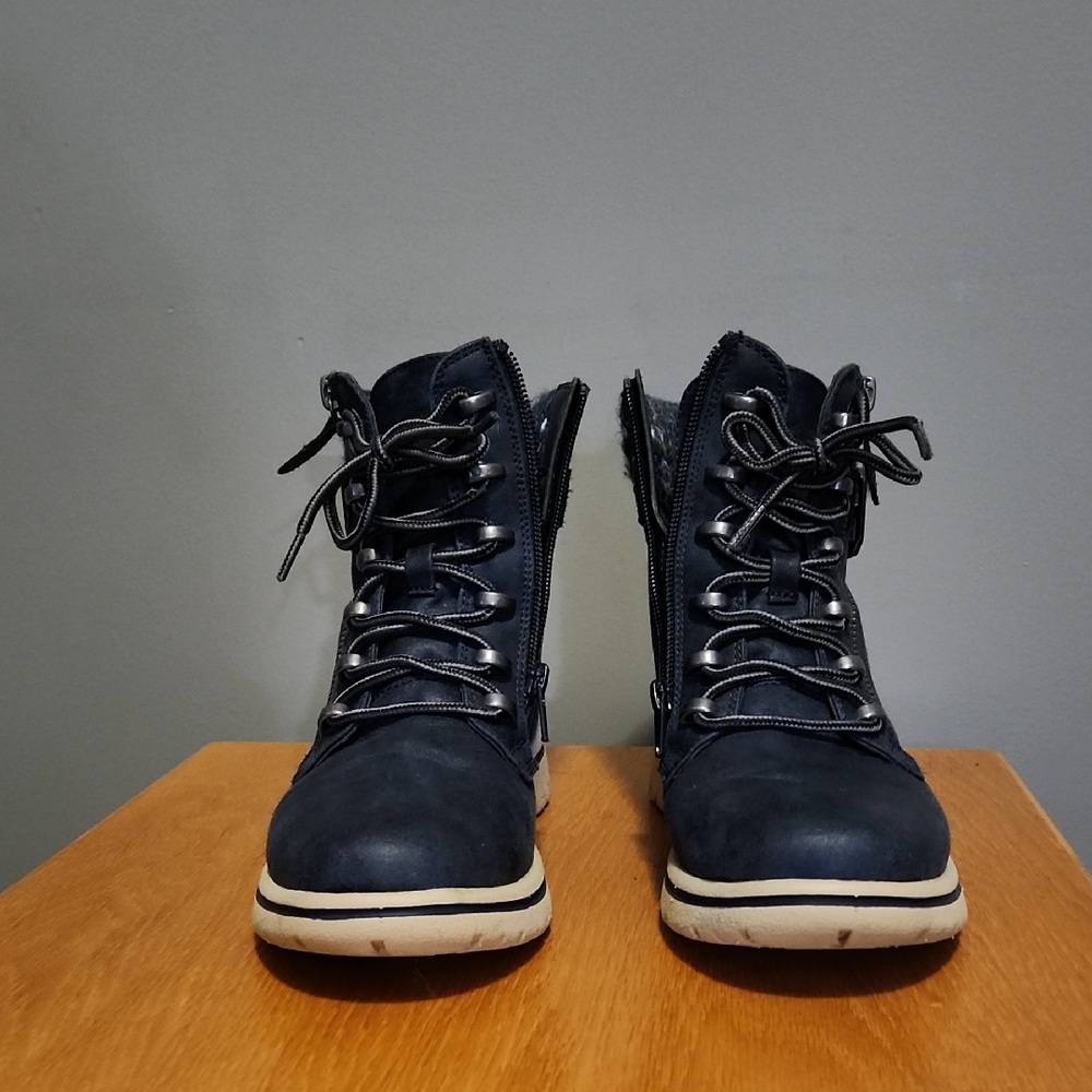 Cliffs by WHITE MOUNTAIN Navy Lace-Up Boots